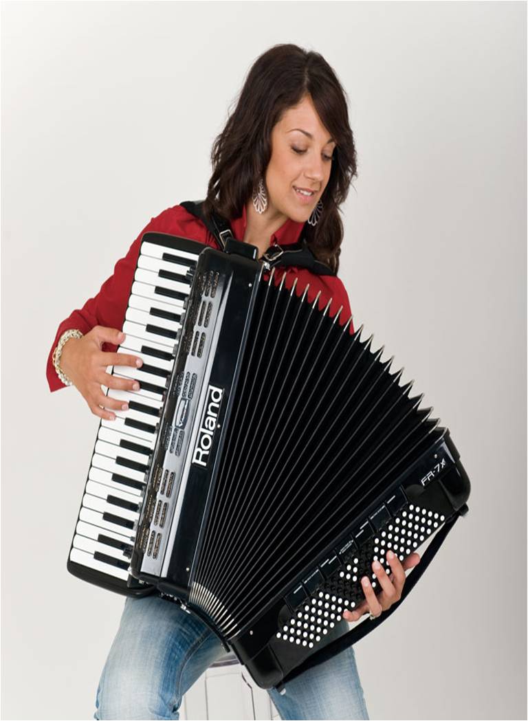 female accordion players gujarat