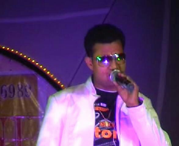 professional male singer gujarat