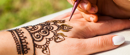 famous mehndi artist gujarat