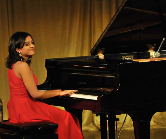 female piano player gujarat